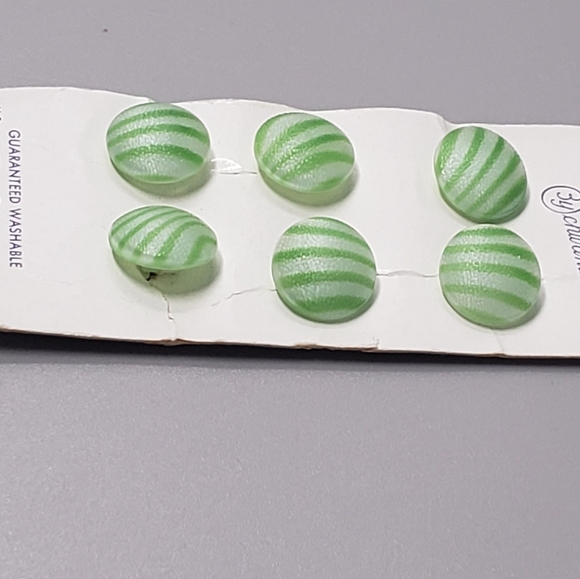 Vintage 1950's Candy Stripe Buttons - Picture 4 of 10